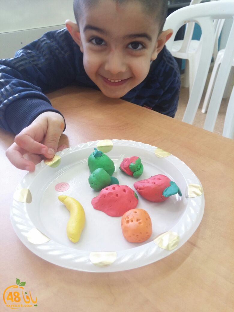 eating jamhriy yaffa (12).jpg